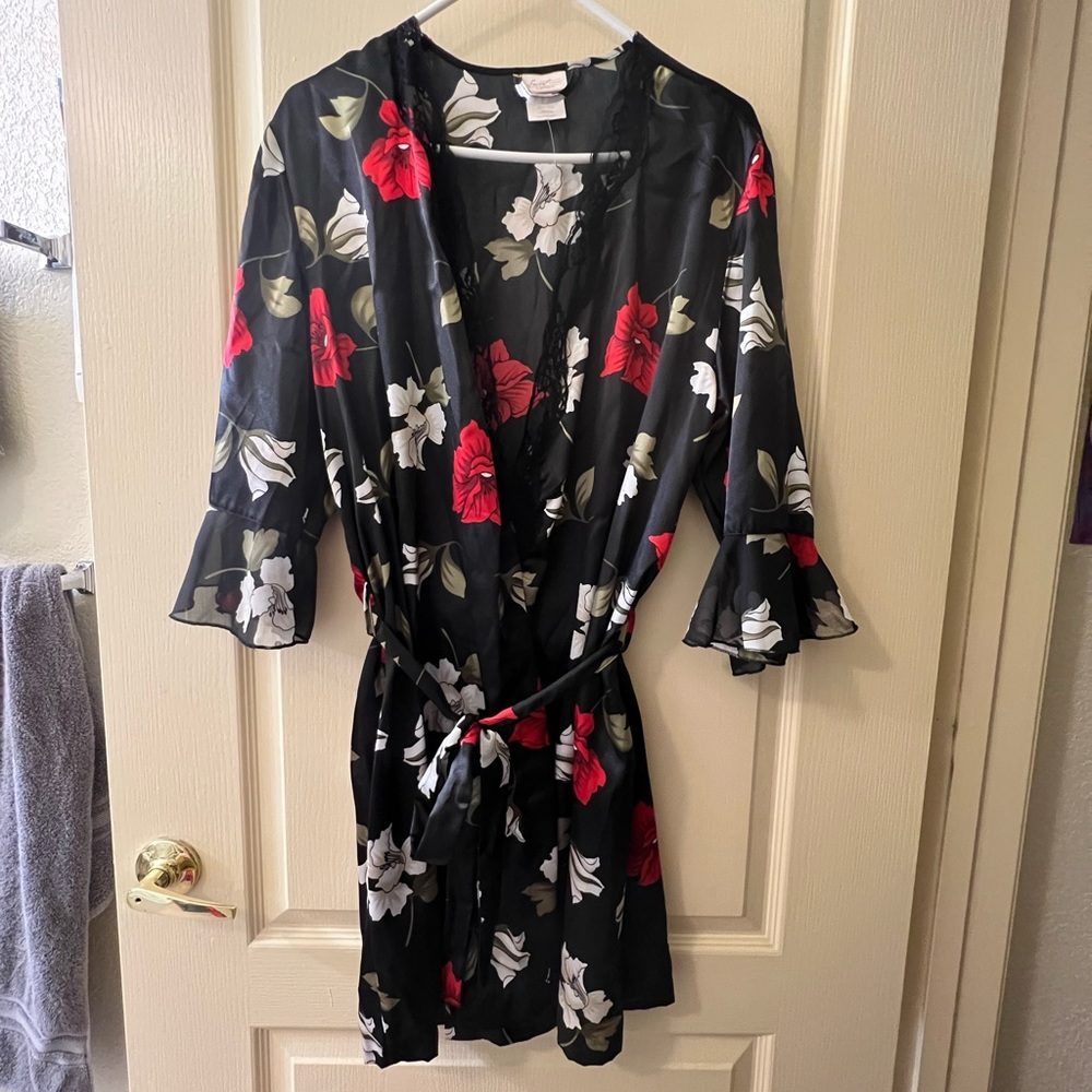😍😍Secret treasures sleepwear 😍😍